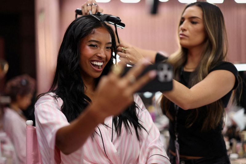 Natalia Diamante Bryant gets ready backstage before the Victoria's Secret fashion show at Sony Pictures Studios in Culver City, California, US, October 18, 2026. REUTERS/Mario Anzuoni