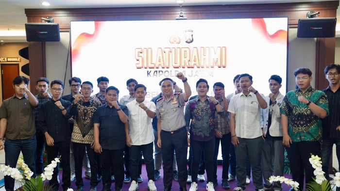 Kapolda Irjen Pol Dekananto Eko Purwono menggelar silaturahmi bersama perwakilan Badan Eksekutif Mahasiswa (BEM) se-Jawa Timur