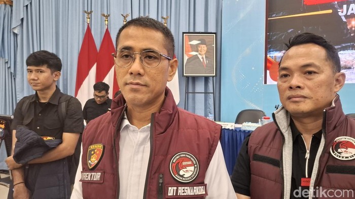 Direktur Narkoba Polda Riau Kombes Putu Yudha dan Kasubdit III Kompol Adi Zaldi.