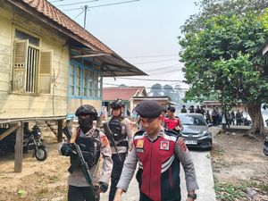 Polisi Gerebek Sarang Narkoba di Muaro Jambi, 20 Orang Ditangkap