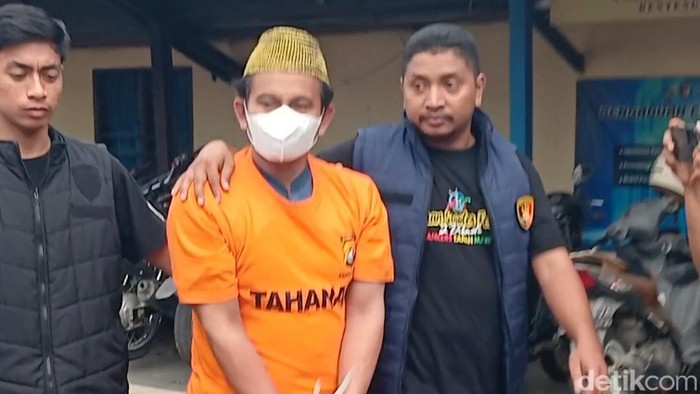 Pria berinisial RM ditangkap polisi setelah menipu wanita di Mamuju sebesar Rp 80 juta dengan modus penggandaan uang.