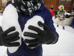 Promo Spooktober Trans Snow World Ada di 4 Kota Ini, Tiket Mulai Rp62 Ribuan!