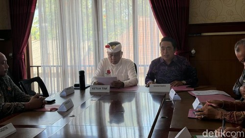 Rapat tim pemeriksa pelanggaran disiplin PNS di kantor pemerintah Kabupaten Bangli pada Selasa (20/10/2026).