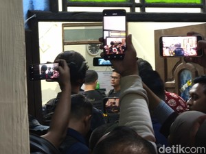 Pembakar Warung Mi Babi Sukoharjo Sempat Serang Petugas Pakai Panah