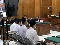 Nyawa Thomas Melayang Dikeroyok 4 Teman gegara Sandal Crocs