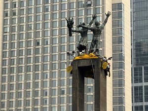 Pemasang Spanduk Greenpeace di Bundaran HI Sudah Dipulangkan dari Polda