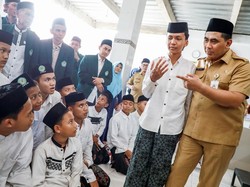 Jelang Hari Santri, Taj Yasin Dorong Gerakan Bersih Pesantren di 117 Ponpes
