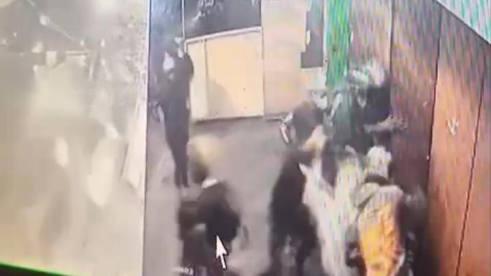 tangkapa layar aksi penyerangan geng motor di Tasikmalaya