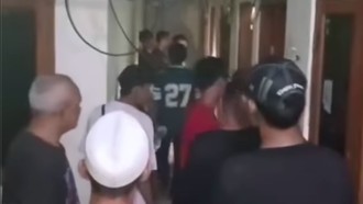 Viral Pria Diperas Open BO Berujung Kosan di Cakung Digerebek Warga