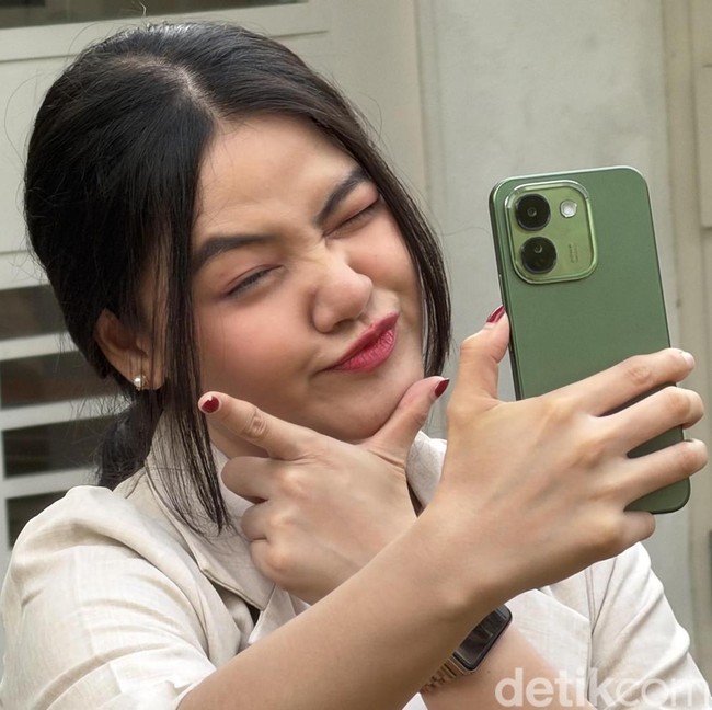 Wujud Vivo V80 Lite 5G, HP Baterai 10.000 mAh Harga Rp 6 Jutaan