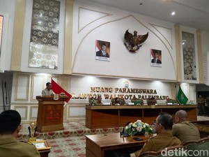 Ratu Dewa Minta OPD Palembang Tak Persulit Urusan Warga