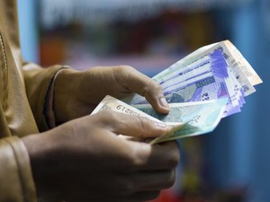 Wanita Ini Ditolak Bayar Tunai di Warung, Padahal Uang Kembalian Tersedia