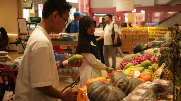 30 Anak yatim berbelanja di TransMart
