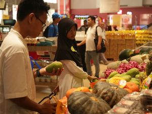 CT ARSA dan Islamic Relief Ajak 30 Anak Yatim Belajar hingga Belanja di Transmart