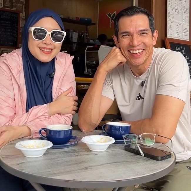 Adrian Maulana Rayakan 25 Tahun Nikah dengan Ajak Istri ke Pasar