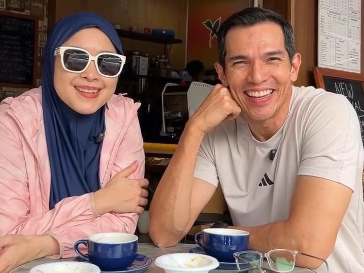 Adrian Maulana Rayakan 25 Tahun Nikah dengan Ajak Istri ke Pasar