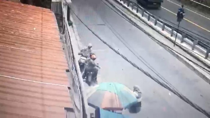 Begal menodongkan pistol ke arah guru di Cianjur sebelum akhirnya kabur membawa sepeda motor korban