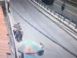 Video: Todongkan Pistol, Begal Bawa Kabur Motor Guru SMP di Cianjur