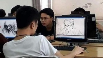 Ketika tugas menggambar berubah jadi situasi yang bikin salah tingkah. Mahasiswa ini tampak menggambar wajah seseorang yang duduk tepat di hadapannya. Kebetulan atau disengaja? Foto: Boredpanda