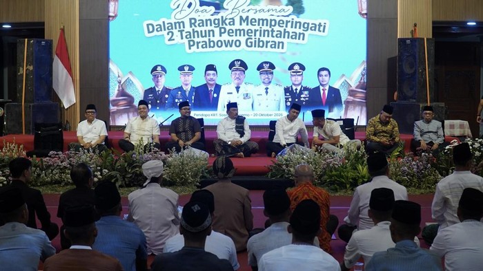 Doa bersama Forkopimda Nganjuk bersama tokoh lintas agama dalam rangka memperingati 2 tahun pemerintahan Prabowo-Gibran