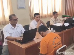 Dua Pemuda Bakar Mesin Padi-Pagar Hutan Sangeh gegara Stres Kalah Judi