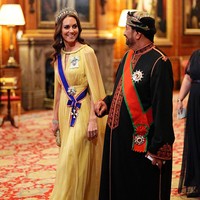 Foto: Gaya Kate Middleton di Jamuan Sultan Oman, Anggun Berbalut Elie Saab