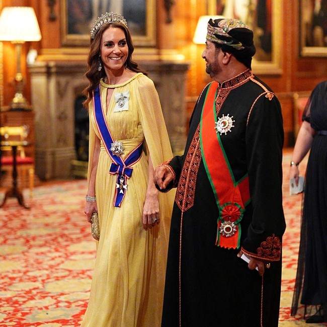 Foto: Gaya Kate Middleton di Jamuan Sultan Oman, Anggun Berbalut Elie Saab