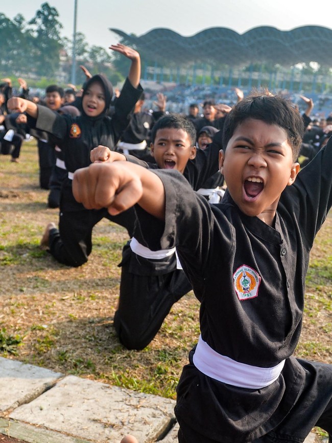 5.021 Pelajar di Tangerang Kompak Unjuk Jurus Pencak Silat