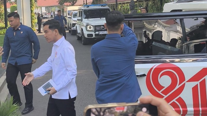Gibran menghadiri sidang kabinet 2 tahun pemerintahan Prabowo di Istana.