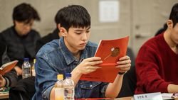 Kenalan dengan Pemain Drakor Terbaru Kim Woo Bin GIFT