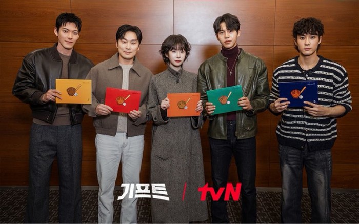 Cast drama Korea GIFT baca naskah perdana.