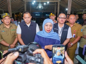 Khofifah Tinjau Karhutla Tahura R Soerjo, Pastikan Suplai Air Bersih Warga