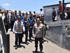 Kapolda Jateng Tinjau Kebakaran Gunung Sumbing, Dorong Water Bombing