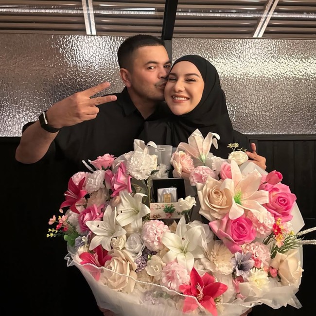 7 Foto Mesra Irish Bella-Haldy Sabri Rayakan Anniversary, Dapat Kado Spesial