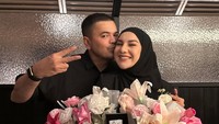 7 Foto Mesra Irish Bella-Haldy Sabri Rayakan Anniversary, Dapat Kado Spesial