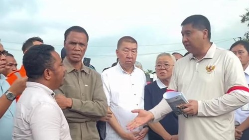Hercules (baju gelap kiri) dan Menteri PKP Maruarar Sirait (Ara) (kanan).