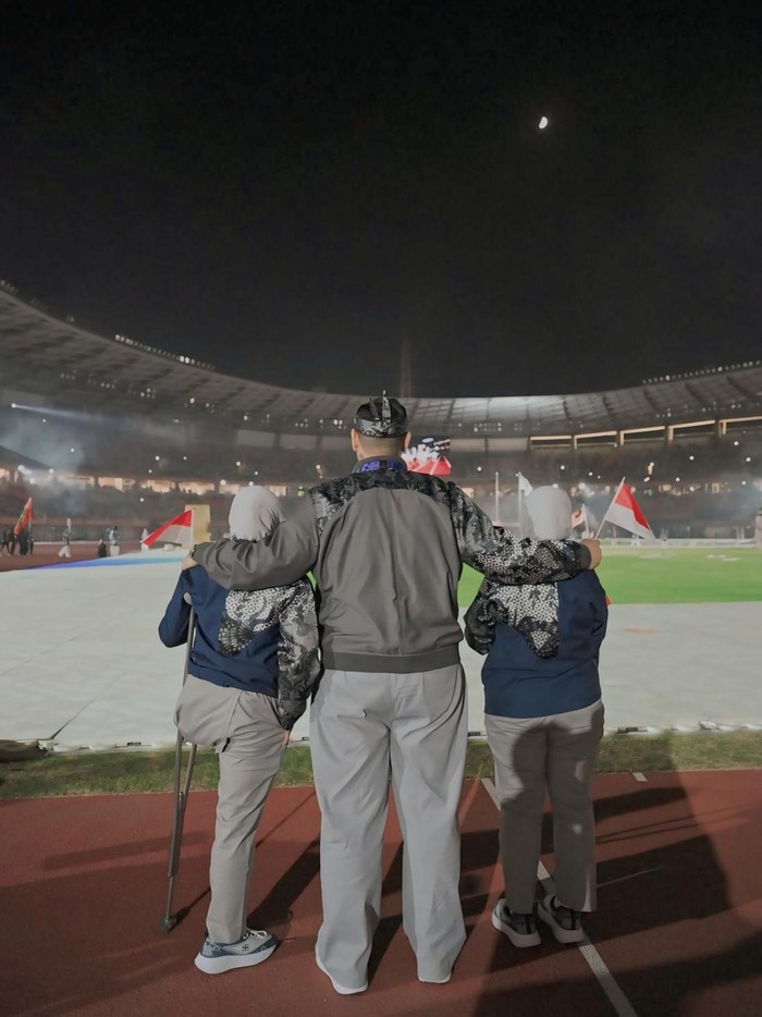 Ivan Gunawan membersamai atlet Indonesia di Asian Para Games 2026.