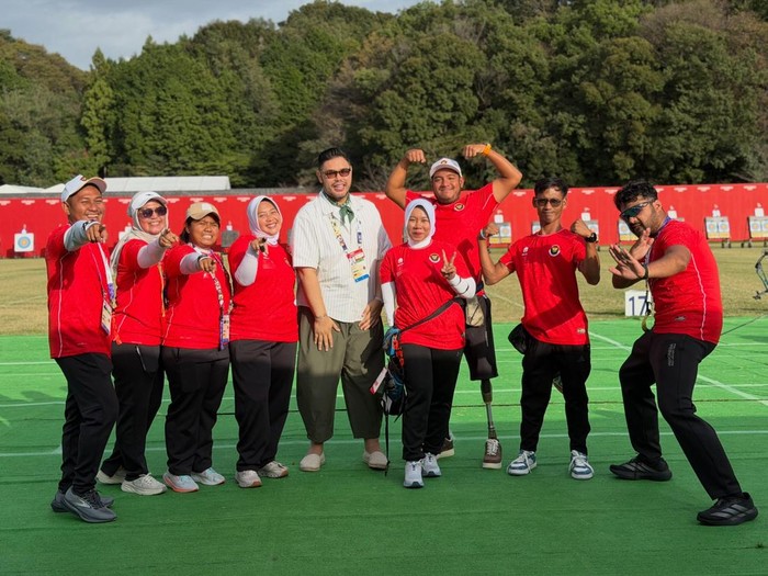 Ivan Gunawan membersamai atlet Indonesia di Asian Para Games 2026.
