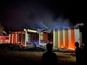 Kantor Pengadilan Negeri Suwawa Gorontalo Terbakar Malam Ini