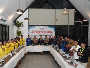 Kapolres Kediri Tampung Keluhan Warga soal Dump Truck hingga Keamanan
