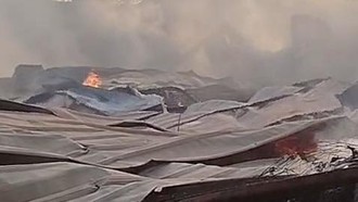 Sudah 29 Jam Lebih, Kebakaran Gudang Es Krim di Tangerang Belum Padam