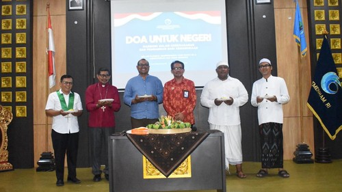 Kemenham Wilker Bali menggelar doa lintas agama dalam peringatan Hari Bakti ke-2 Kemenhamdi Desa Tegal Kertha, Denpasar,Rabu (21/10/2026). (Foto: Dok.Kemenham Wilker Bali)