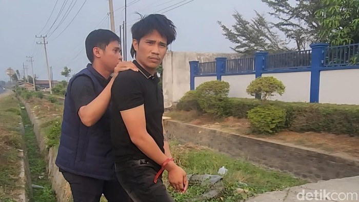 Ketua Geng CMP Brutal, KM saat prarekonstruksi di Polman.