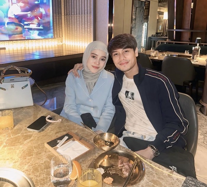 Kompak! Lesti Kejora dan Rizky Billar Makan Durian hingga Minum Kopi Bareng Kompak! Lesti Kejora dan Rizky Billar Makan Durian hingga Minum Kopi Bareng
