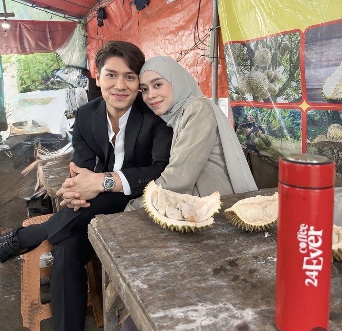 Kompak! Lesti Kejora dan Rizky Billar Makan Durian hingga Minum Kopi Bareng Kompak! Lesti Kejora dan Rizky Billar Makan Durian hingga Minum Kopi Bareng