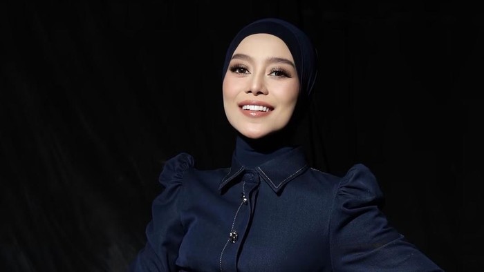 Kompak! Lesti Kejora dan Rizky Billar Makan Durian hingga Minum Kopi Bareng