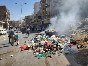 Krisis Sampah Melanda Kota Taiz Yaman Akibat Pengepungan Houthi