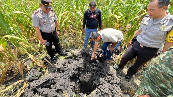 Lubang misterius ditemukan di Madiun usai heboh suara dentuman