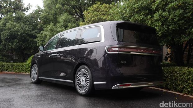 Luxeed Llounge Luxeed Llounge akan masuk Indonesia dan menantang Toyota Alphard