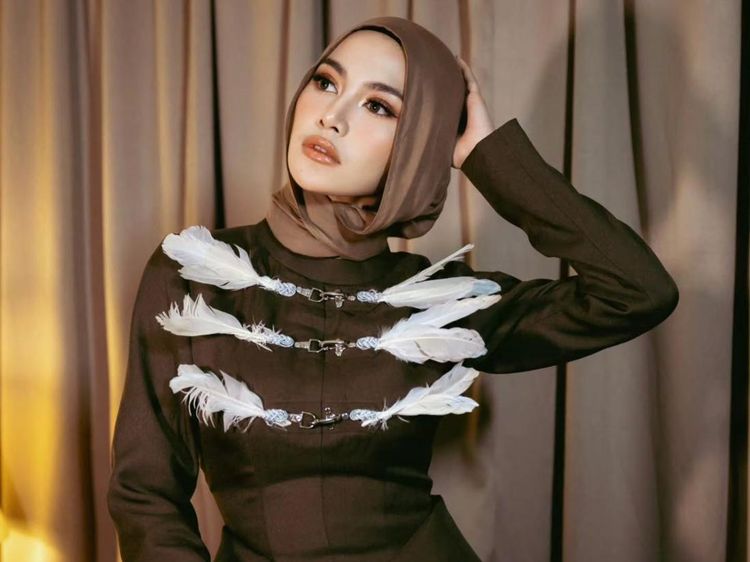Penampilan Mahalini Berhijab Manggung di Aceh